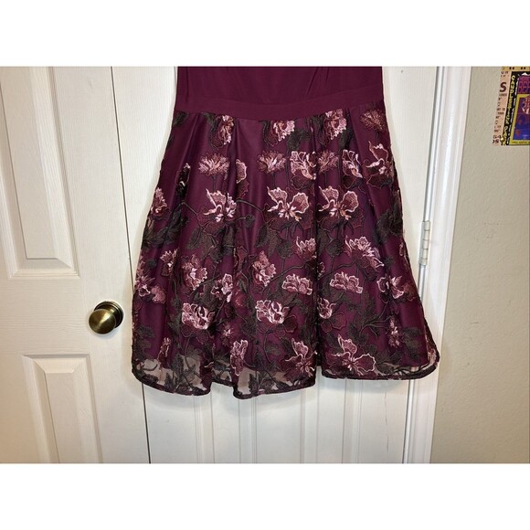 Morgan & Co. Size 12 Dress Burgundy Mesh Floral Embroidered Prom Homecoming - Picture 3 of 10